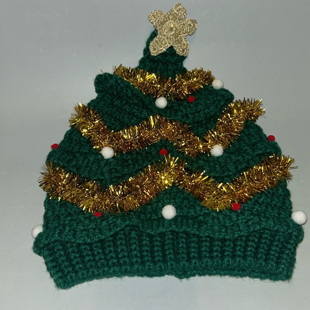 NWOT Xmas tree beanie hat